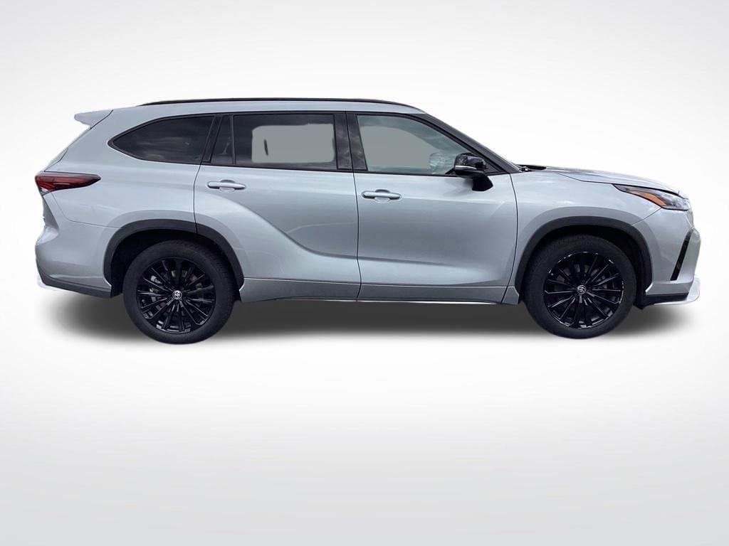 2025 Toyota Highlander XSE - Photo 13