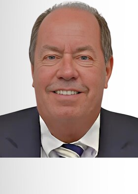 Staff member Dennis Pynaert from ID_50a9ee0e9488