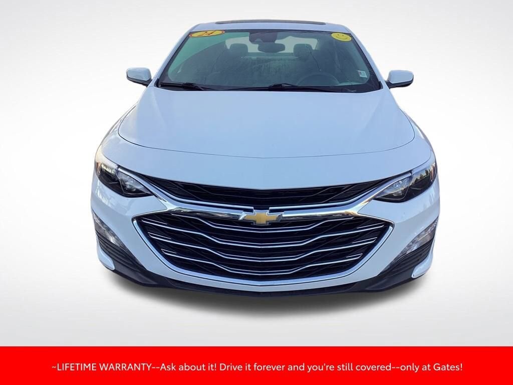 2024 Chevrolet Malibu 1LT photo 2