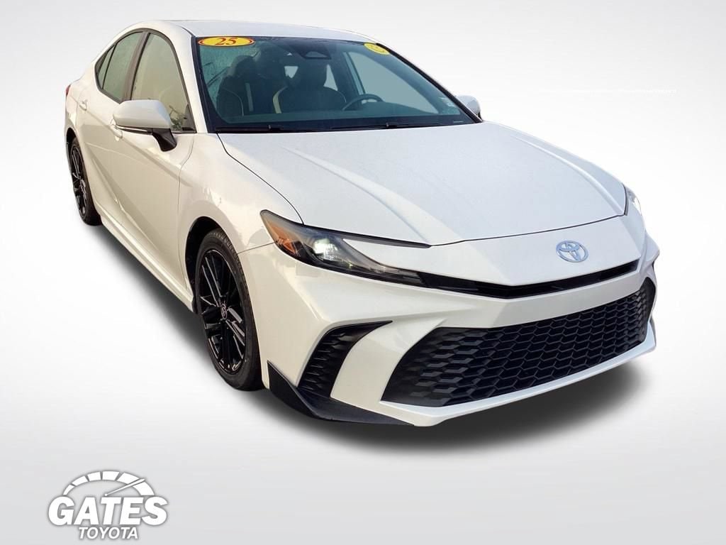 Used 2025 Toyota Camry SE Sedan