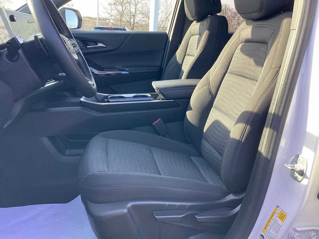 2025 Chevrolet Equinox LT - Photo 12