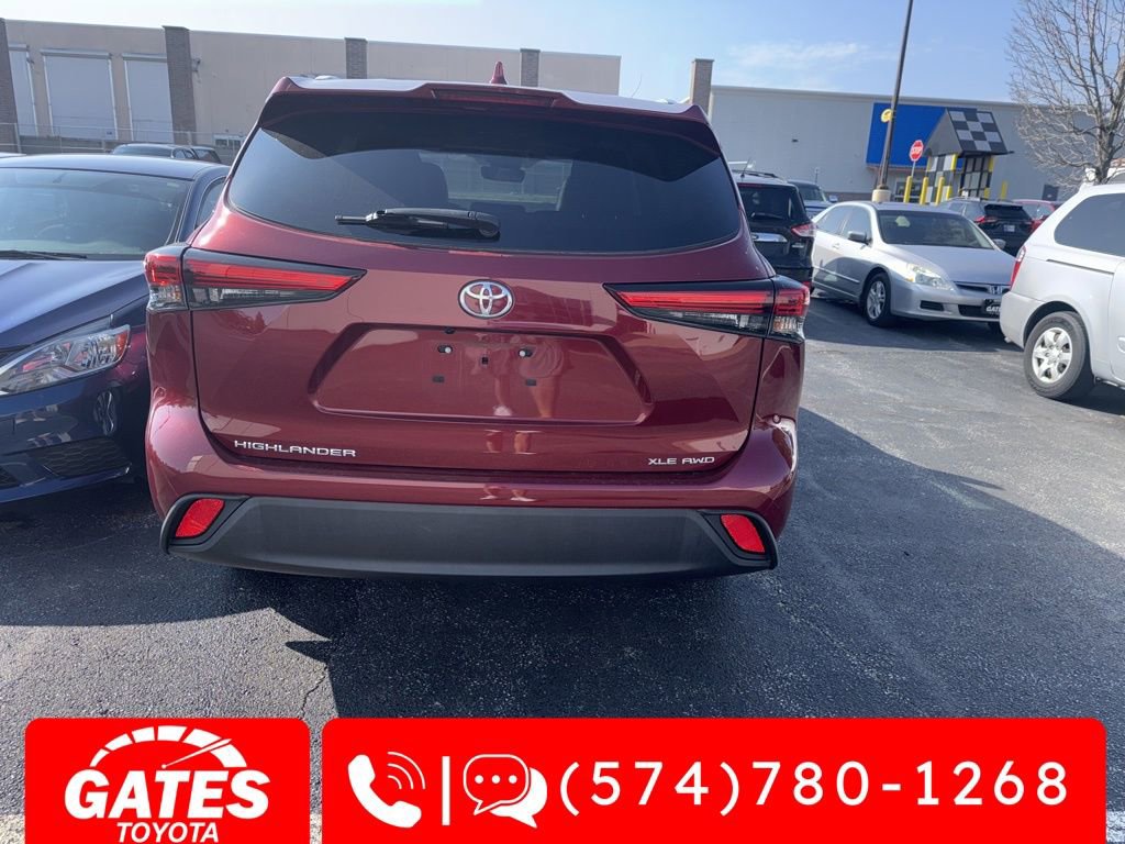 2022 Toyota Highlander XLE Sport photo 2