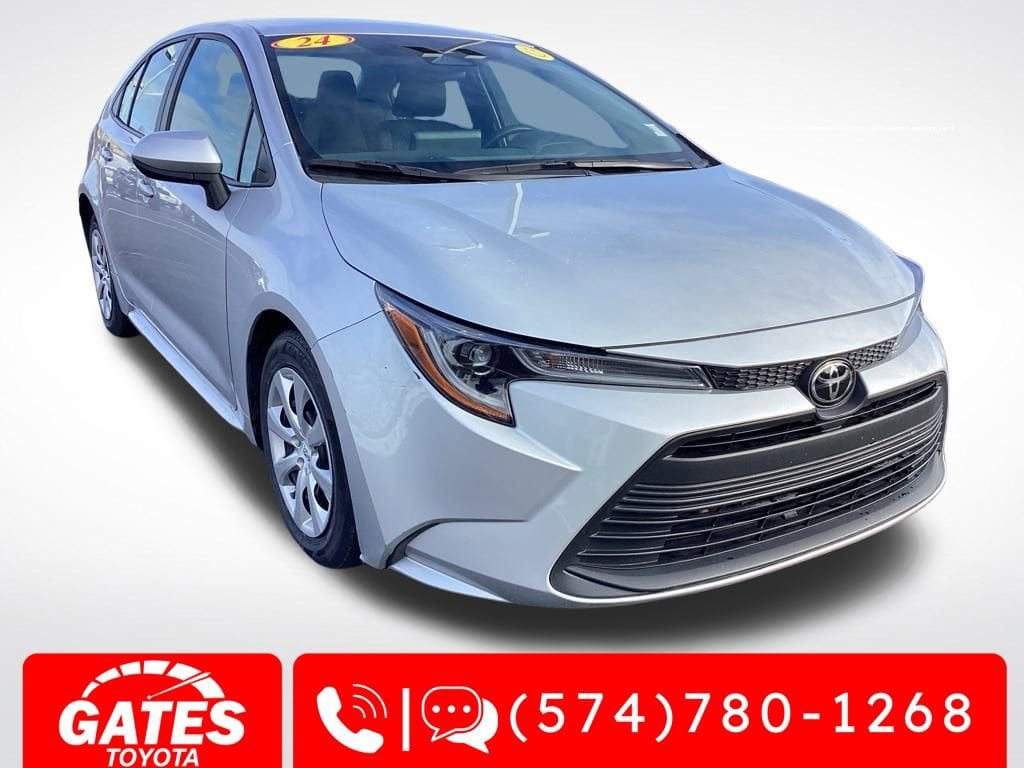 2024 Toyota Corolla LE's photo