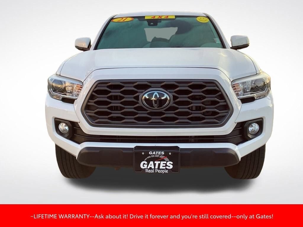 2021 Toyota Tacoma TRD Off-Road photo 2