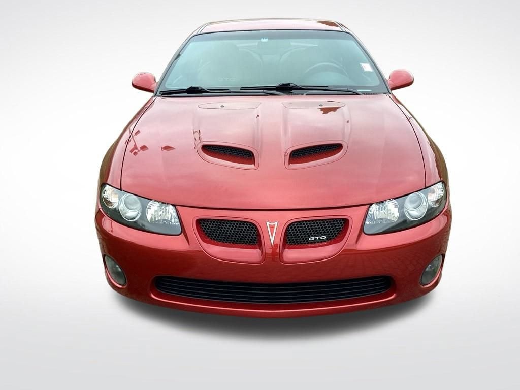 Used 2006 Pontiac GTO Base with VIN 6G2VX12U86L556241 for sale in South Bend, IN