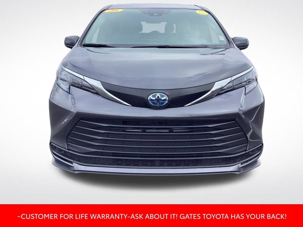 Used 2025 Toyota Sienna LE Passenger Van