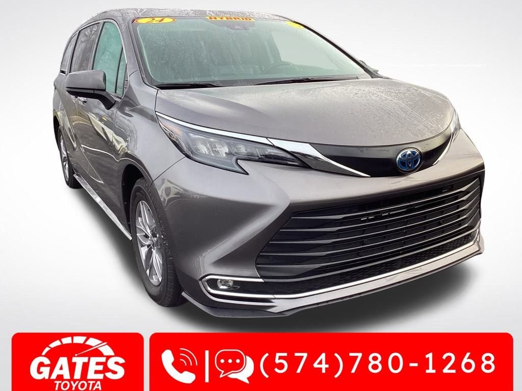 2024 Toyota Sienna XLE's photo