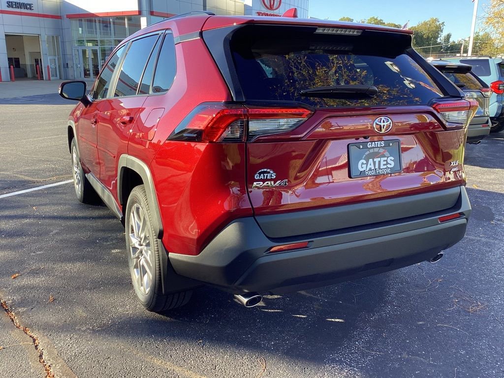 2025 Toyota RAV4 XLE Premium photo 2