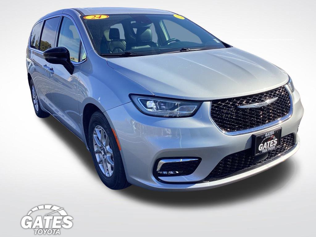 Used 2024 Chrysler Pacifica Touring L Passenger Van