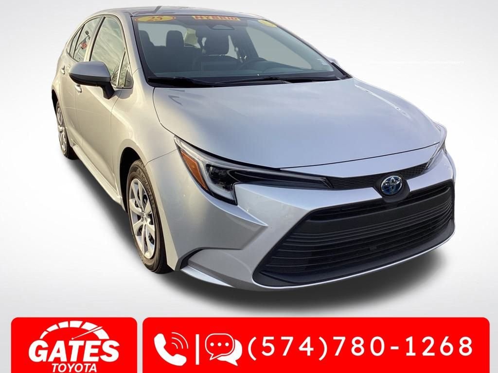2025 Toyota Corolla LE's photo