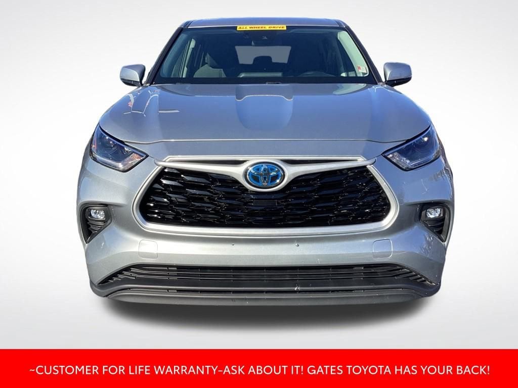 Used 2021 Toyota Highlander Hybrid LE Sport Utility