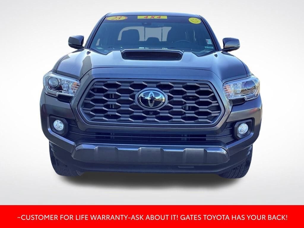 2023 Toyota Tacoma TRD Sport photo 2
