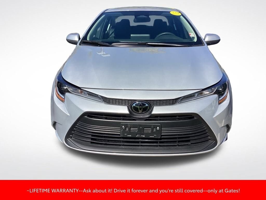 2024 Toyota Corolla LE photo 2