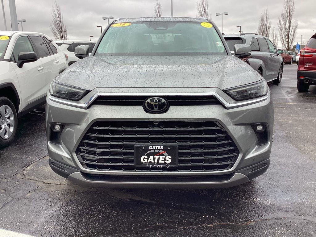 2025 Toyota Grand Highlander Limited's photo