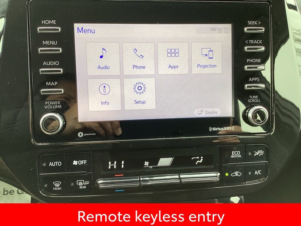 2022 Toyota Prius LE AWD-e photo 3