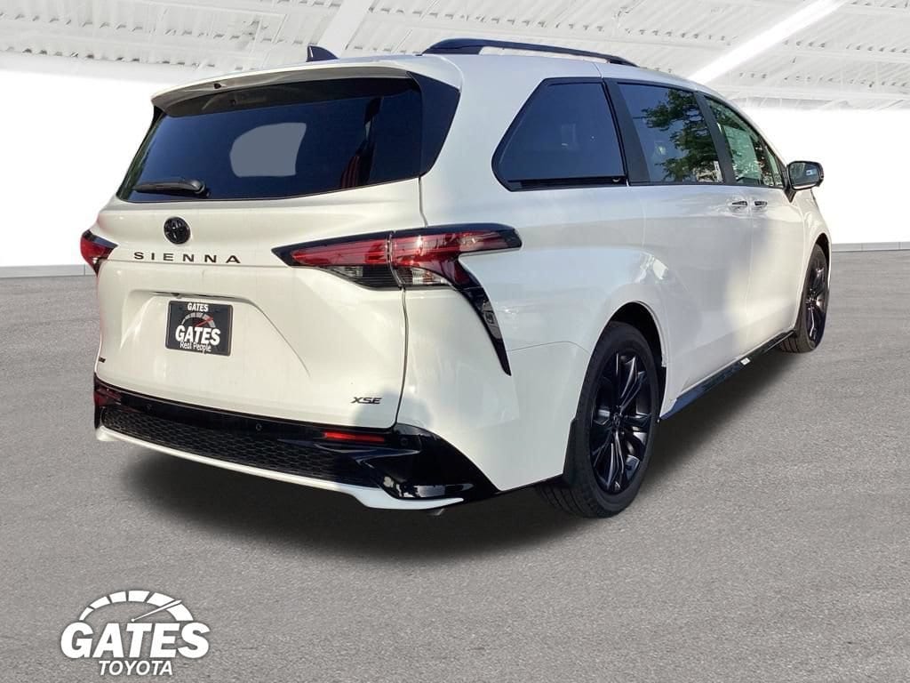 New 2026 Toyota Sienna XSE 7 PASSENGER