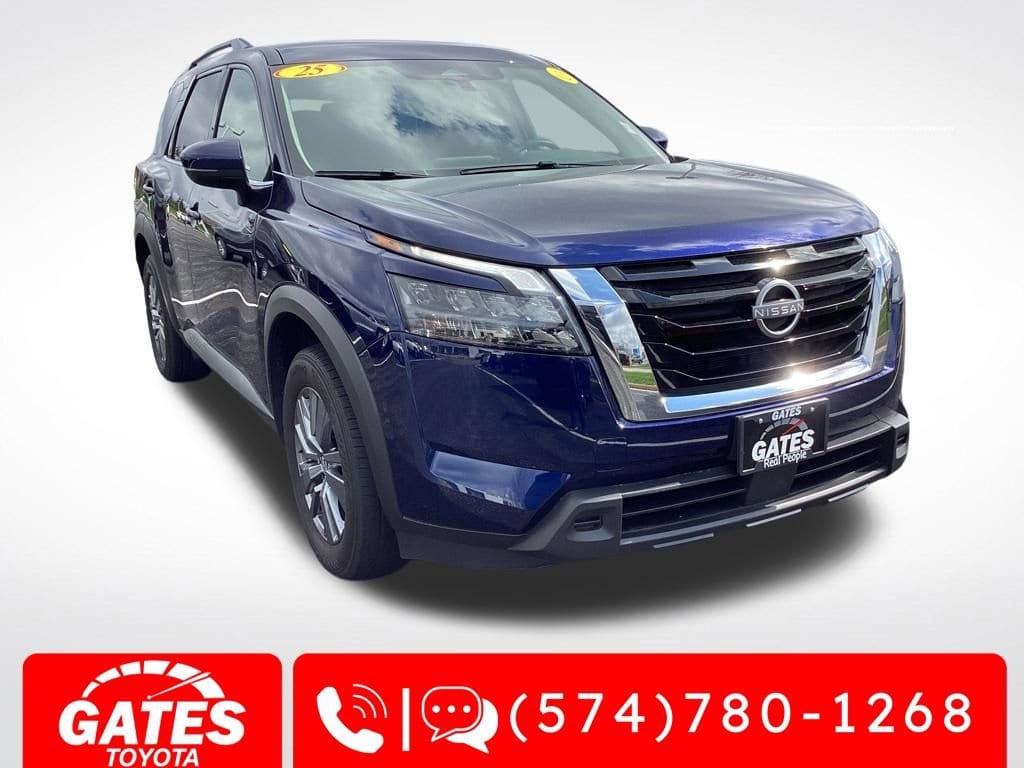 2025 Nissan Pathfinder SV 4WD's photo