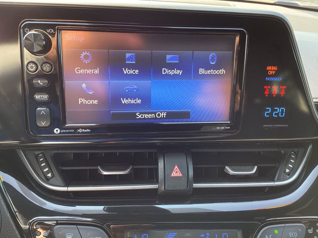 2018 Toyota C-HR XLE Premium photo 3