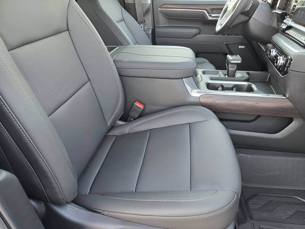 2026 GMC Sierra 1500 SLT - Photo 11