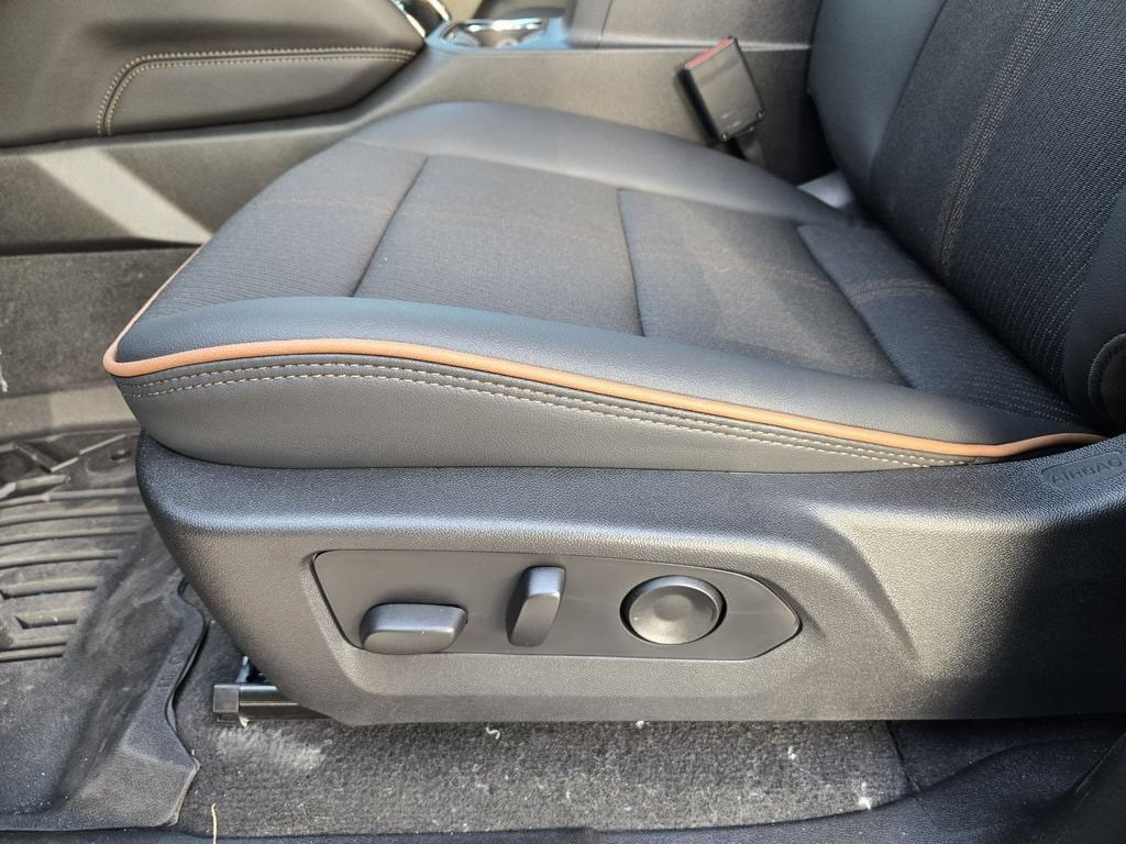 2026 GMC Canyon AT4 - Photo 18