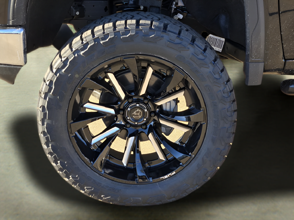 2026 GMC Sierra 1500 SLT - Photo 9