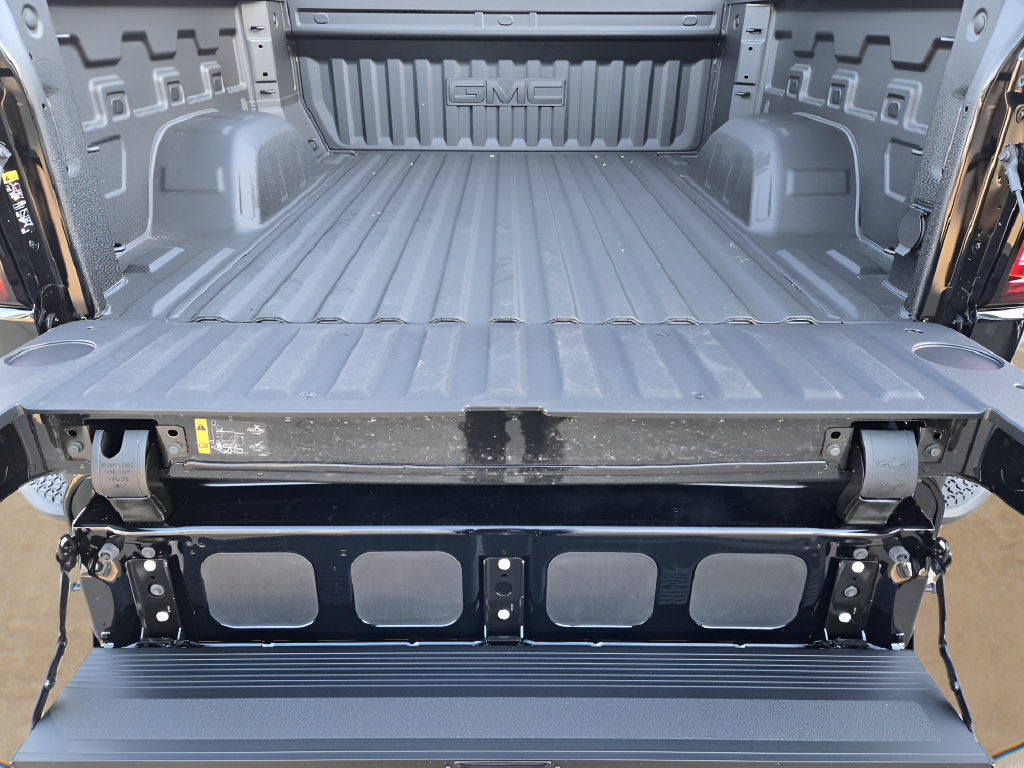 2026 GMC Sierra 1500 SLT - Photo 22