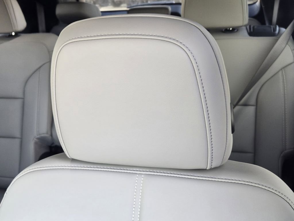 2026 GMC Acadia Elevation - Photo 17