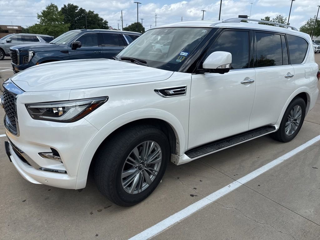 2023 INFINITI QX80 Luxe's photo