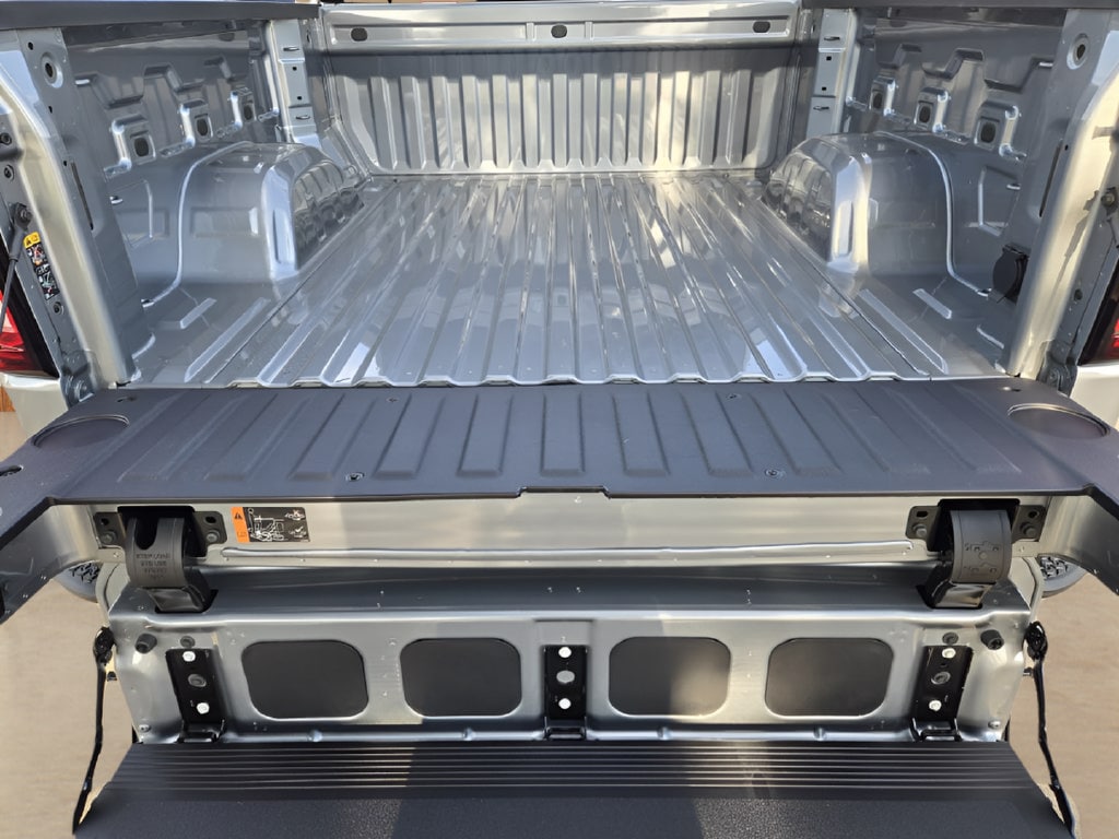2026 GMC Sierra 1500 SLT - Photo 21