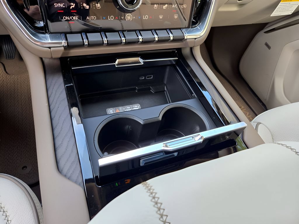 2026 GMC Yukon Denali - Photo 13