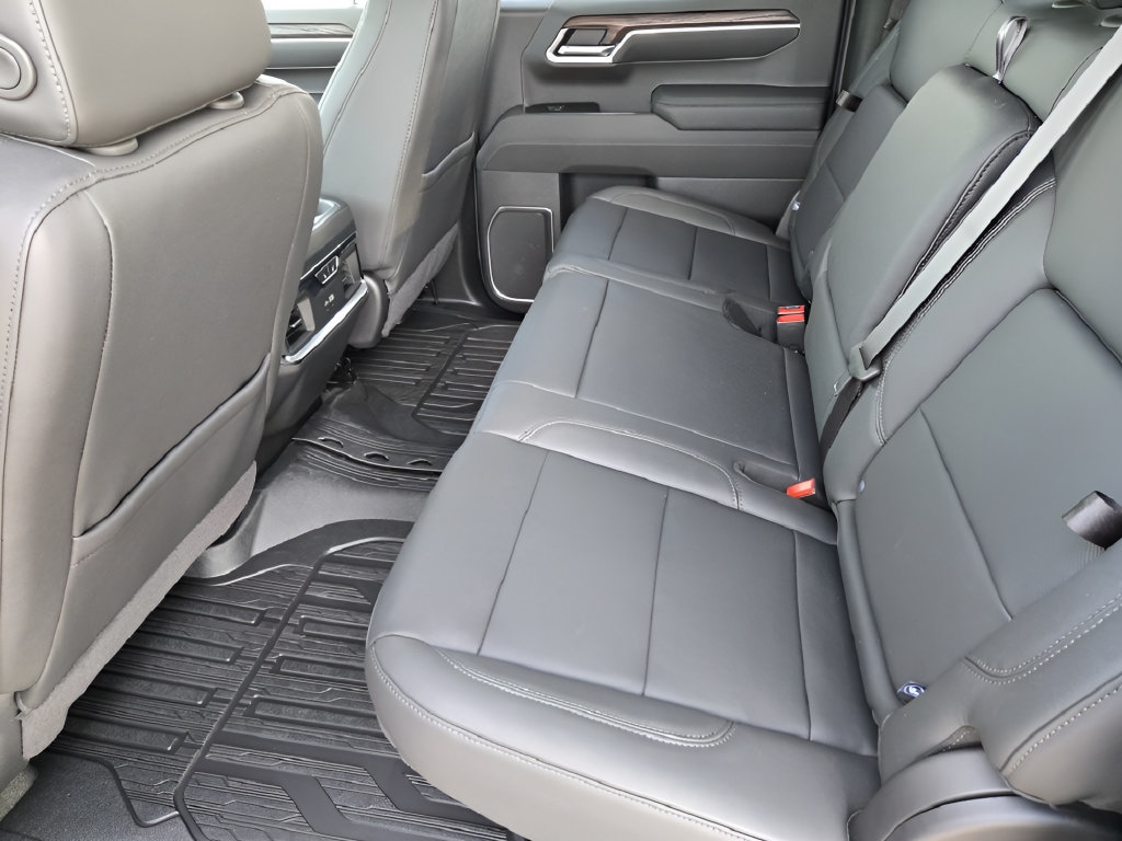 2026 GMC Sierra 1500 SLT - Photo 19