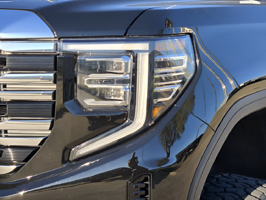 2026 GMC Sierra 1500 SLT - Photo 7