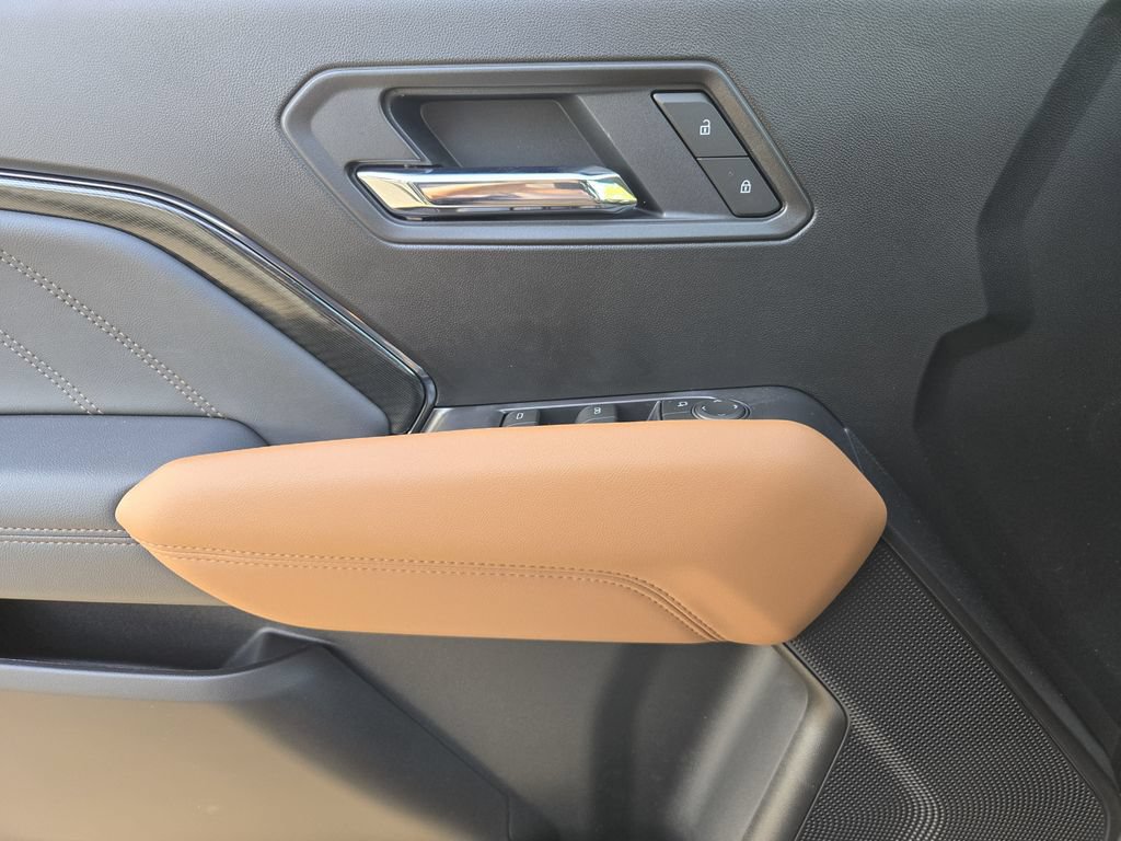 2026 GMC Canyon AT4 - Photo 17