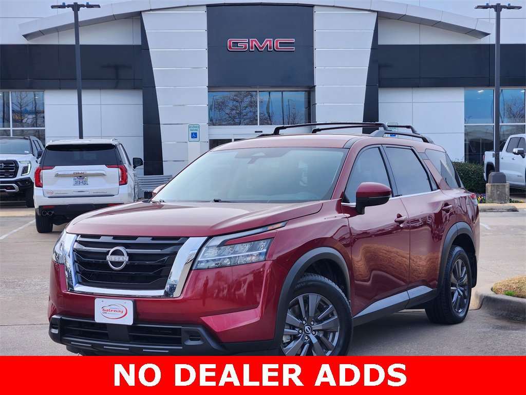 2022 Nissan Pathfinder SV