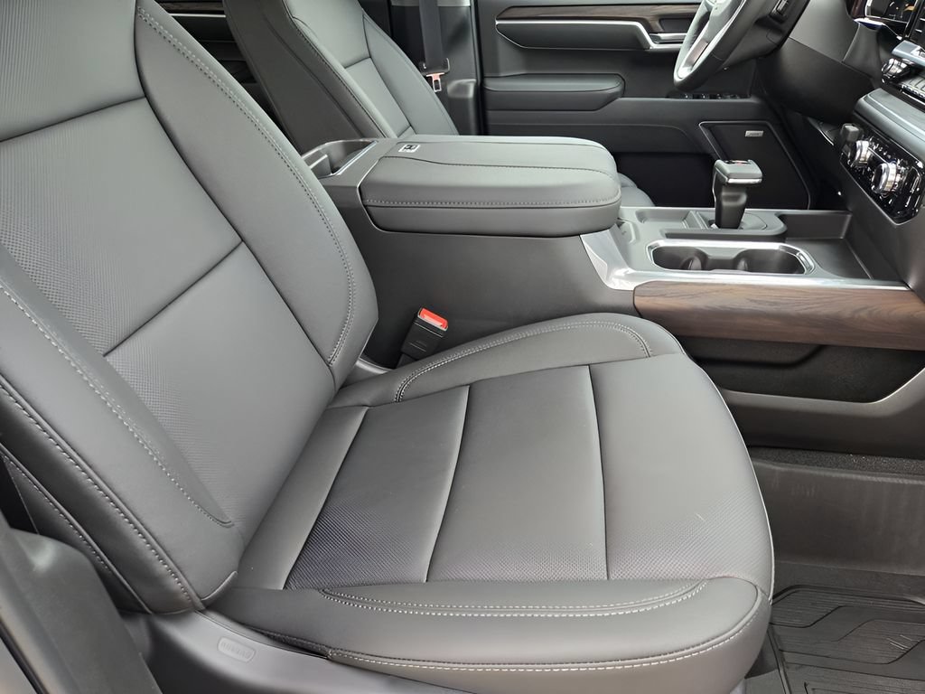 2026 GMC Sierra 1500 SLT - Photo 9