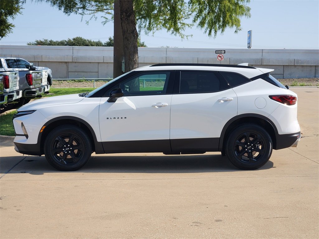 2023 Chevrolet Blazer 2LT photo 3
