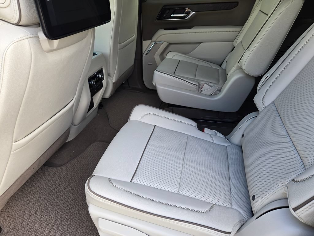 2026 GMC Yukon Denali - Photo 19