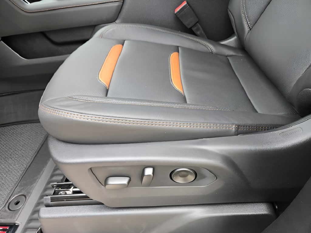 2026 GMC Sierra 1500 AT4 - Photo 17