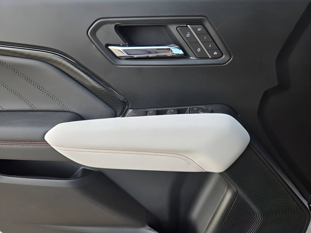 2026 GMC Canyon AT4X - Photo 15