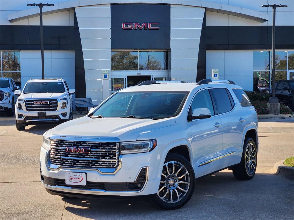 2023 GMC Acadia Denali's photo