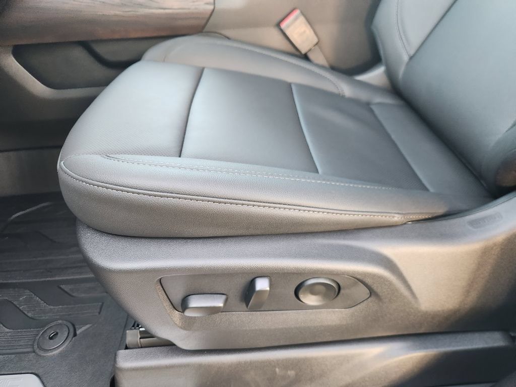 2026 GMC Sierra 1500 SLT - Photo 17