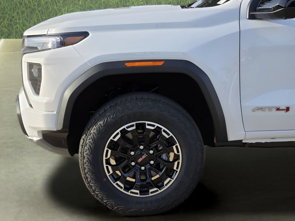 2026 GMC Canyon AT4 - Photo 8