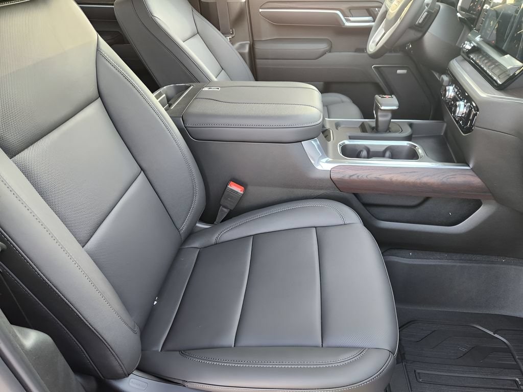 2026 GMC Sierra 1500 SLT - Photo 10