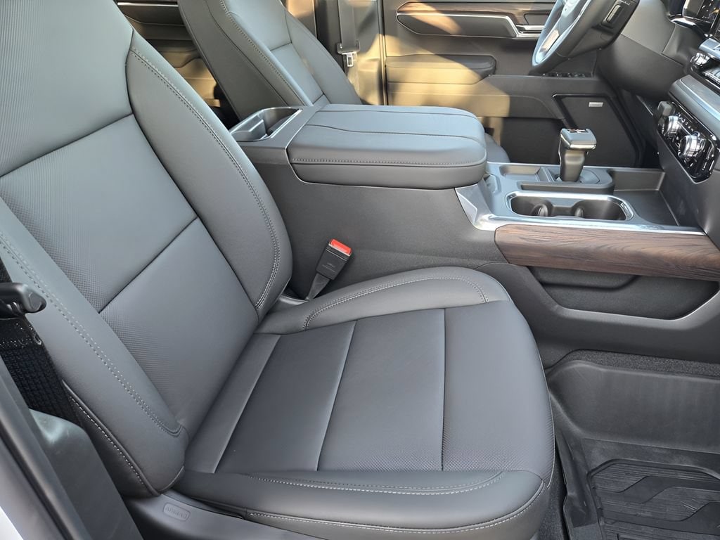 2026 GMC Sierra 1500 SLT - Photo 10