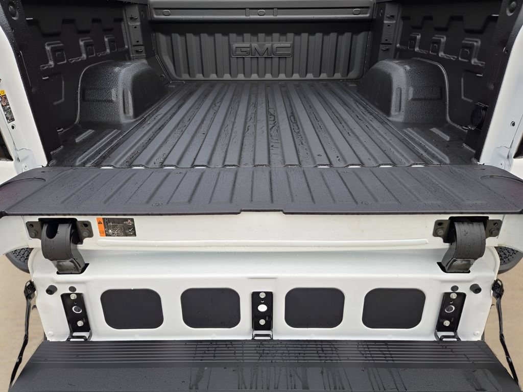 2026 GMC Sierra 1500 SLT - Photo 21