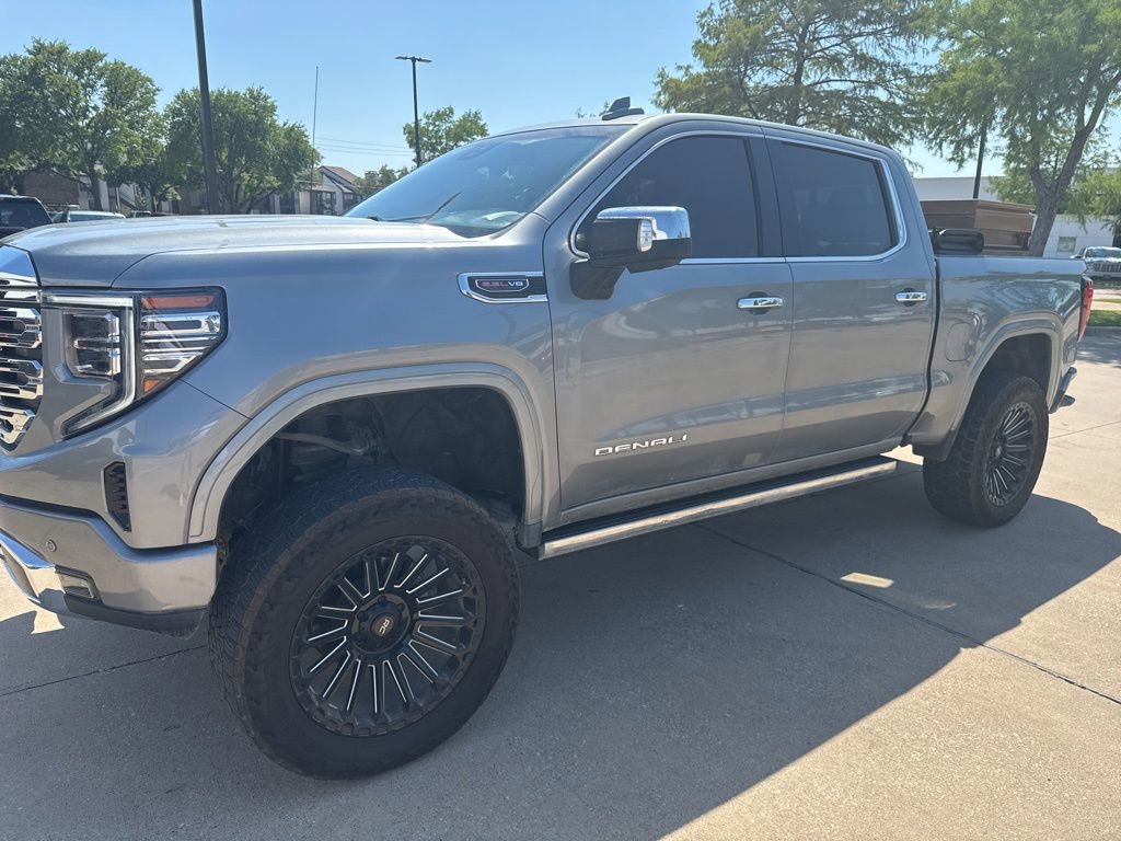 2023 GMC Sierra 4WD Crew Cab Short Box Denali's photo