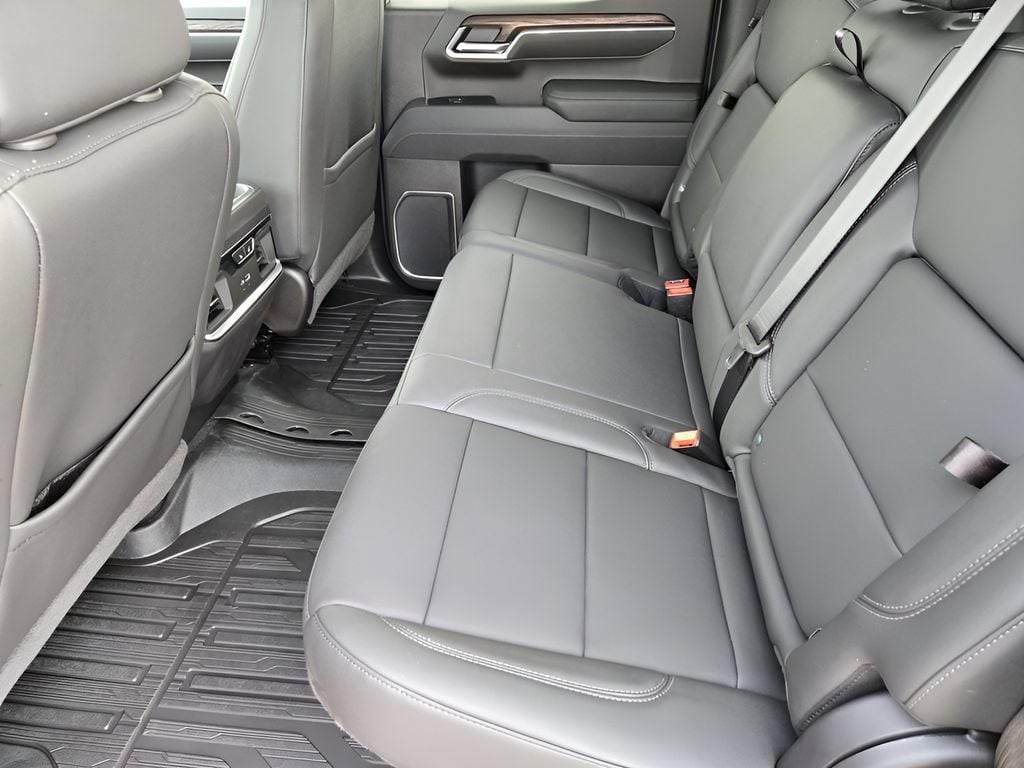 2026 GMC Sierra 1500 SLT - Photo 19