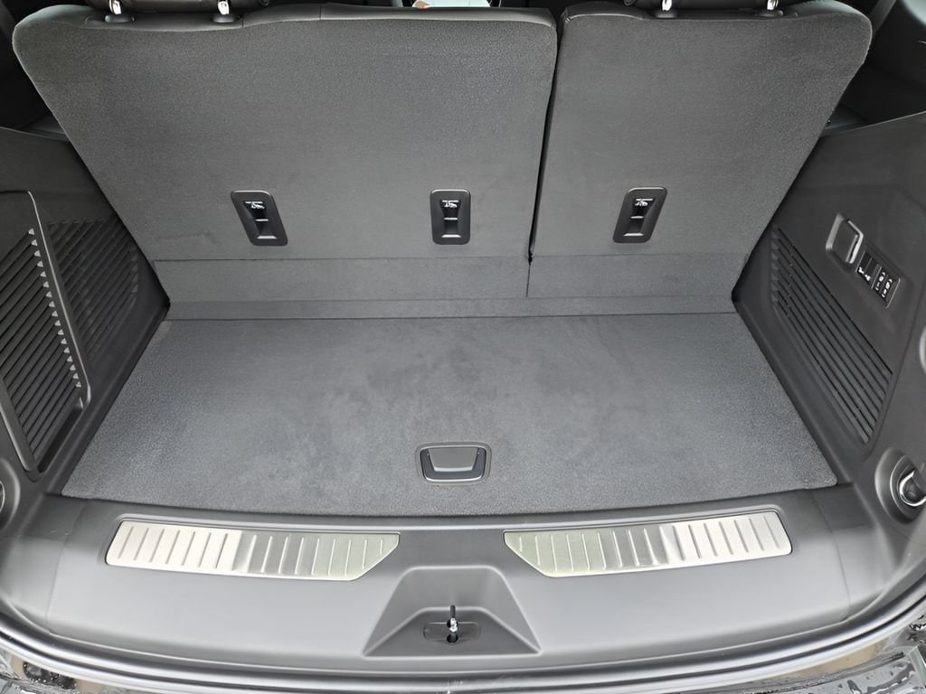 2026 GMC Yukon Denali - Photo 23