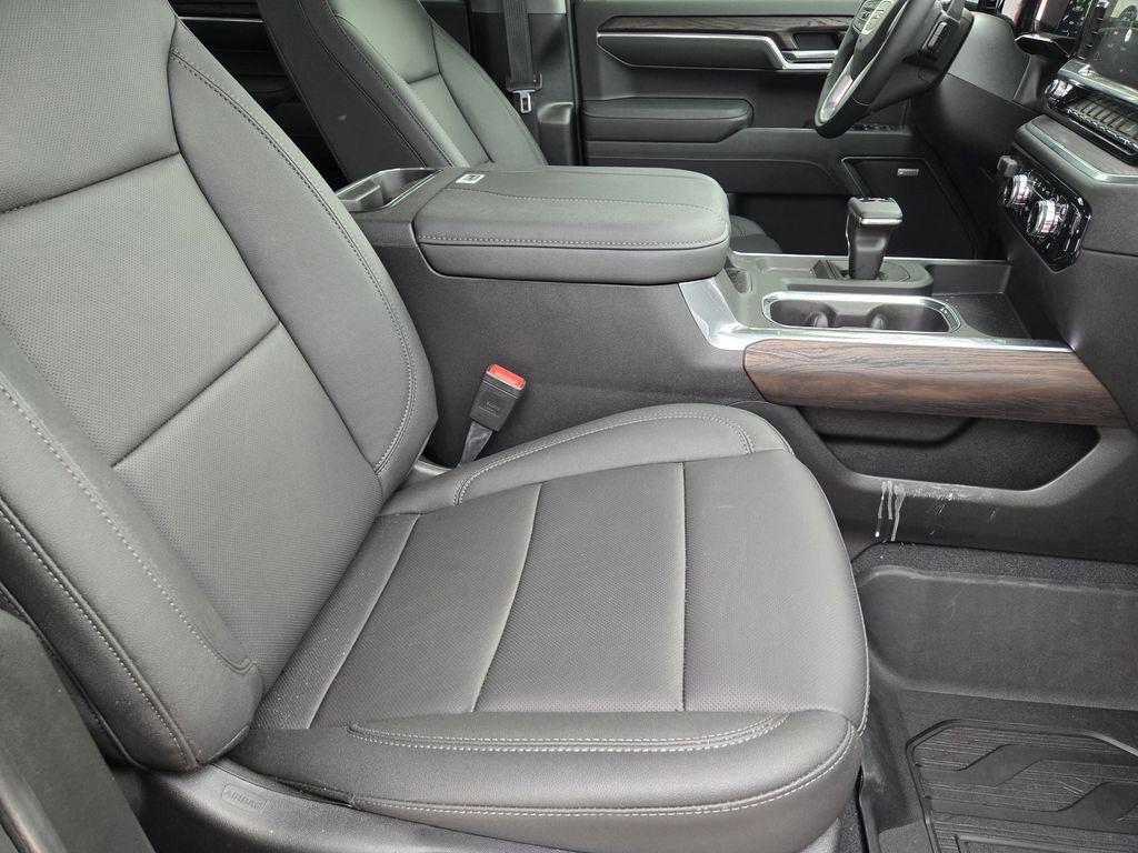 2026 GMC Sierra 1500 SLT - Photo 9