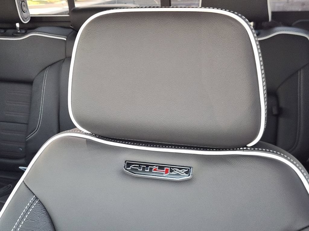 2026 GMC Sierra 1500 AT4X - Photo 17